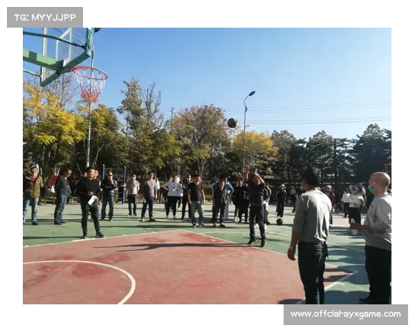 商洛市民观赛热情高涨，赛场成健身新场所